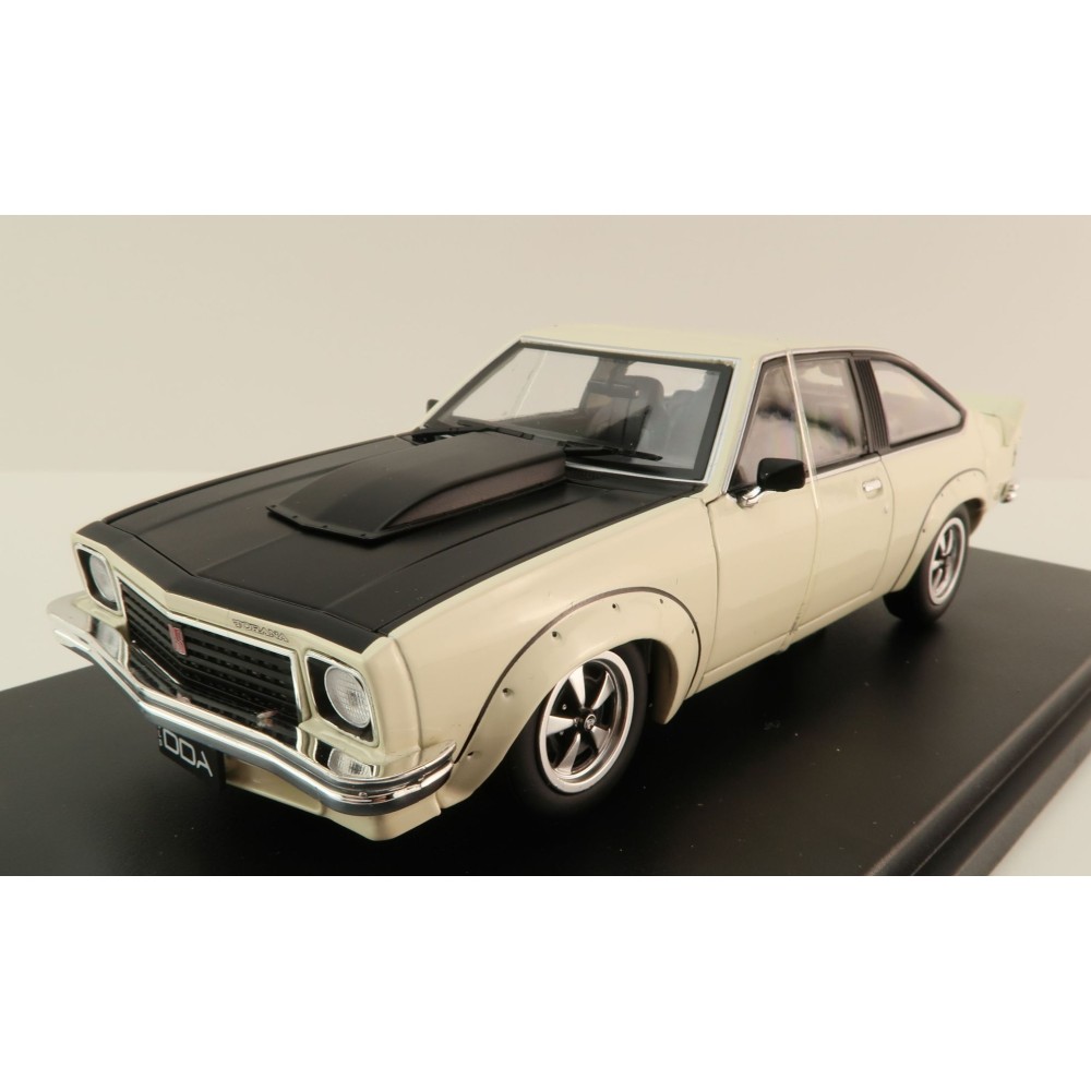 DDA Collectibles DDA800 - A9X Torana 308 Factory Car White Black - Scale 1:24