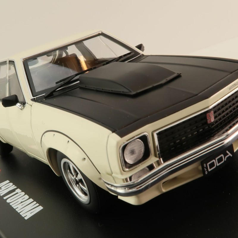 DDA Collectibles DDA800 - A9X Torana 308 Factory Car White Black - Scale 1:24
