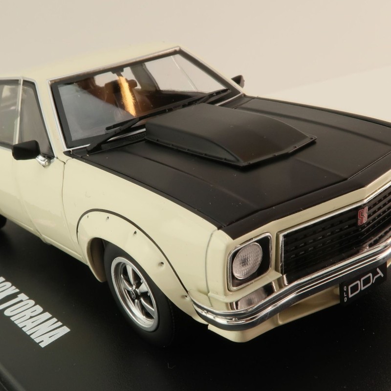 DDA Collectibles DDA800 - A9X Torana 308 Factory Car White Black - Scale 1:24
