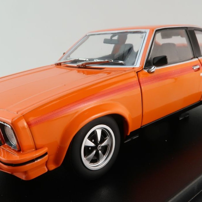 DDA Collectibles DDA805 - Holden LX Torana SS  6 Cylinder Hatchback Orange - Scale 1:24