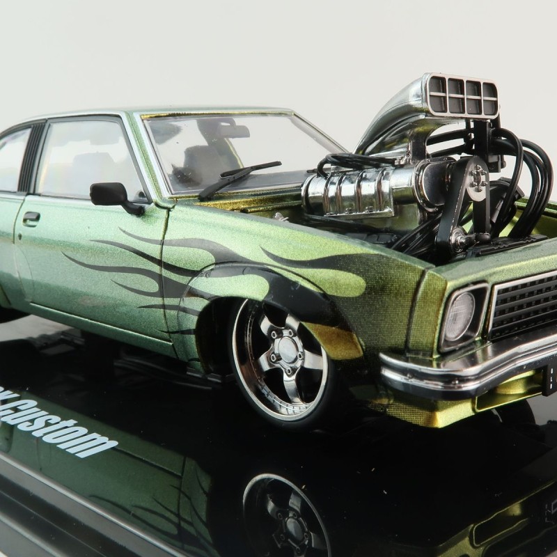 DDA Collectibles DDA806 - Holden A9X Torana Supercharged Colour Shift with Flames - Scale 1:24