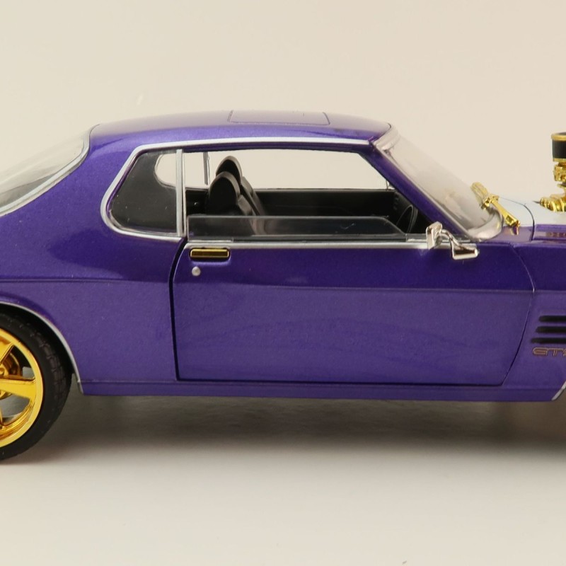 DDA GreenLight DDA201 1973 Custom Holden HQ Monaro Hanful Chase Car Scale 1:24