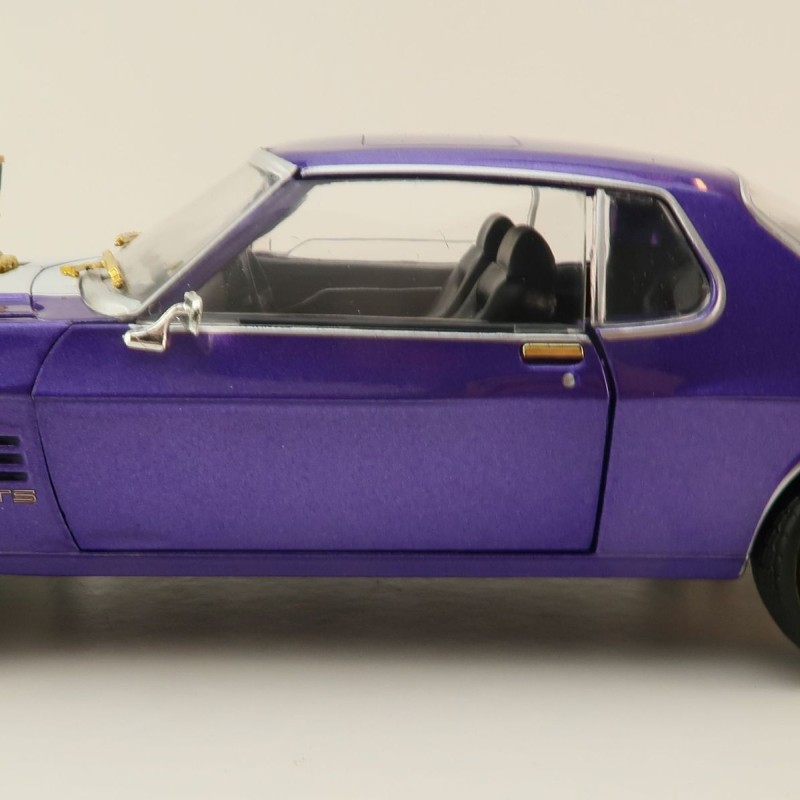 DDA GreenLight DDA201 1973 Custom Holden HQ Monaro Hanful Chase Car Scale 1:24