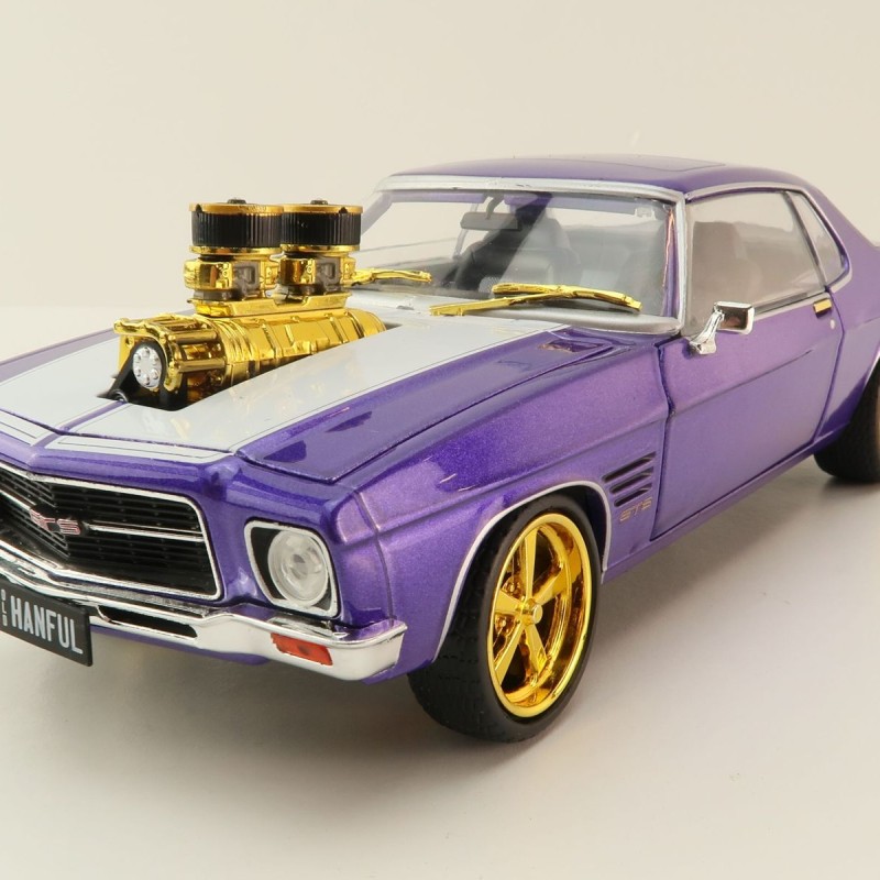 DDA GreenLight DDA201 1973 Custom Holden HQ Monaro Hanful Chase Car Scale 1:24