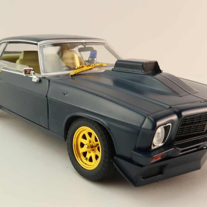 DDA GreenLight DDA203 1973 Holden HQ Monaro MFP Mad Max Nightrider Chase Car Scale 1:24
