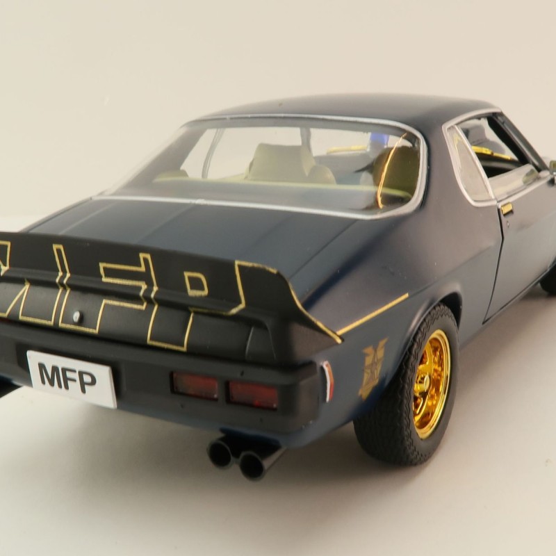 DDA GreenLight DDA203 1973 Holden HQ Monaro MFP Mad Max Nightrider Chase Car Scale 1:24