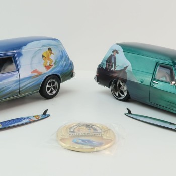 DDA Collectibles DDA124TW-A - Sea Witch Holden HJ Panel Van Twin Set - Scale 1:24