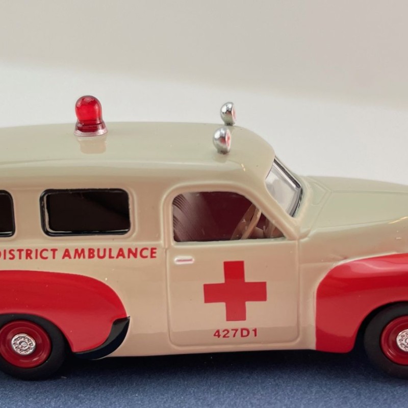 DDA Collectibles DDA164005 - 1955 Holden FJ Station Wagon Panel Van Melbourne Ambulance - Scale 1:64