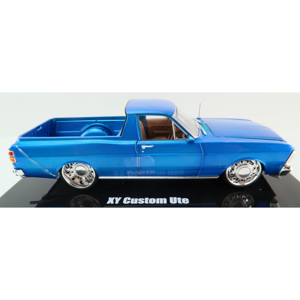 DDA Collectibles DDA2491 - Ford Falcon XY GTHO Custom Ute Barra Engine Supercharged Blue - Scale 1:24