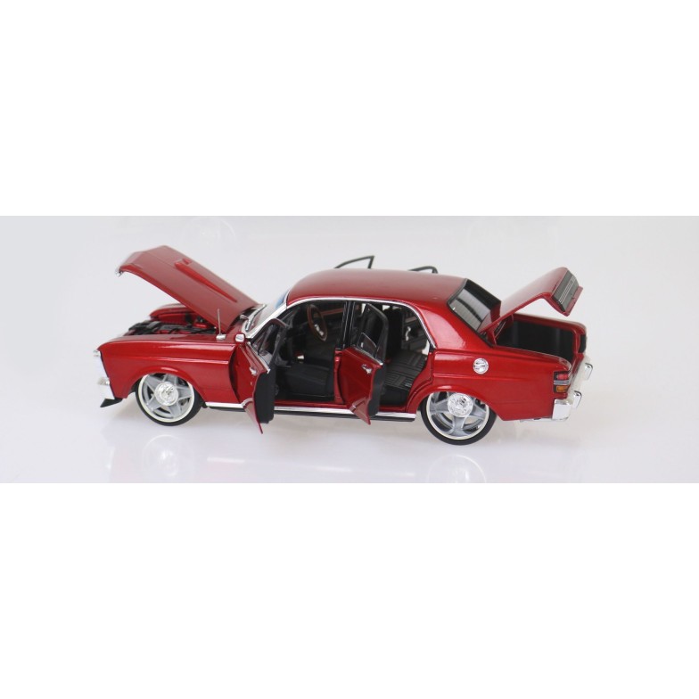 DDA Collectibles DDA2492 - Custom Ford Falcon XY Candy Red  with a Supercharged Barra Engine - Scale 1:24