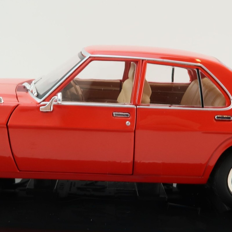 DDA Collectibles DDA324 - Holden HQ Monaro Kingswood 4 Door Red - Scale 1:24