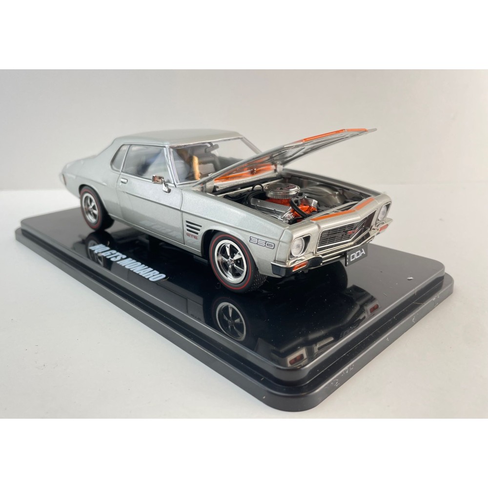 DDA Collectibles DDA326 - Holden HQ GTS 350 Monaro Coupe Silver / Orange Stripes - Scale 1:24