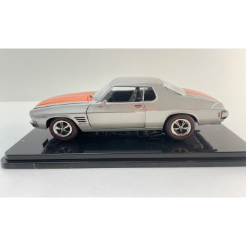 DDA Collectibles DDA326 - Holden HQ GTS 350 Monaro Coupe Silver / Orange Stripes - Scale 1:24