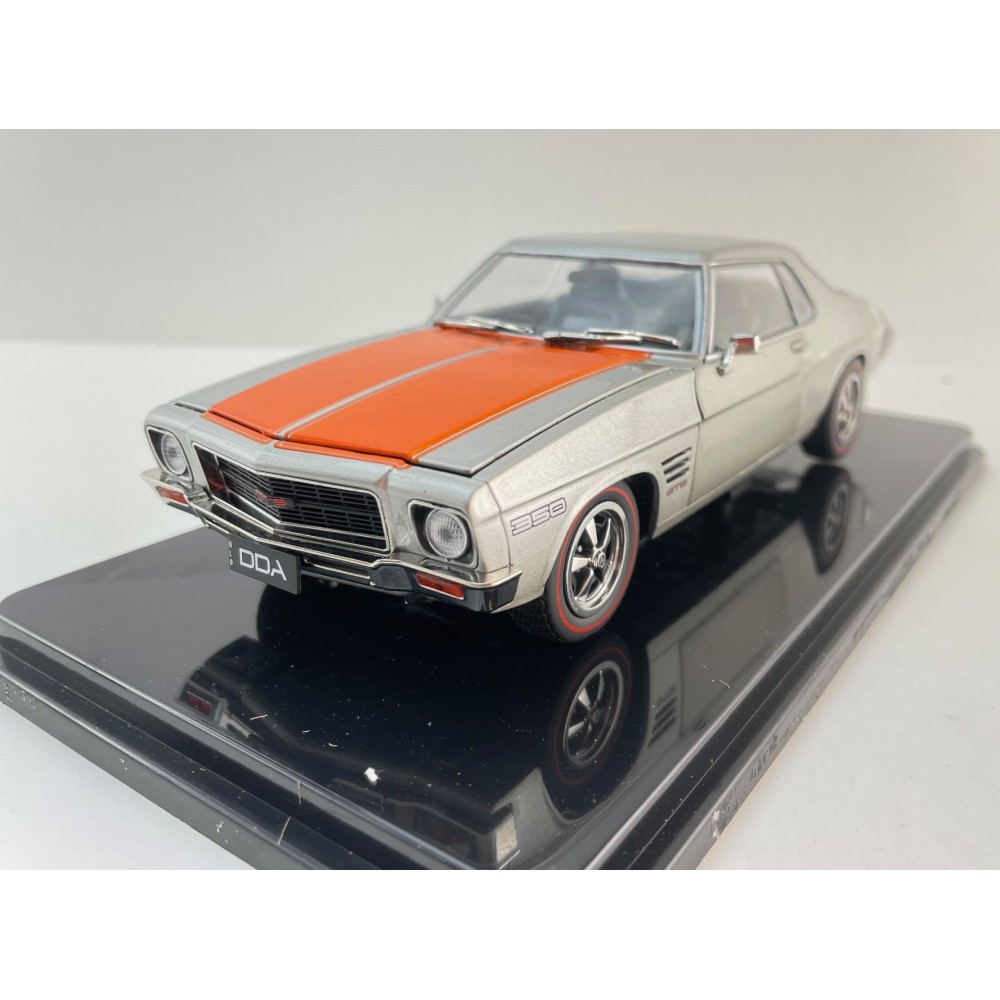 DDA Collectibles DDA326 - Holden HQ GTS 350 Monaro Coupe Silver / Orange Stripes - Scale 1:24