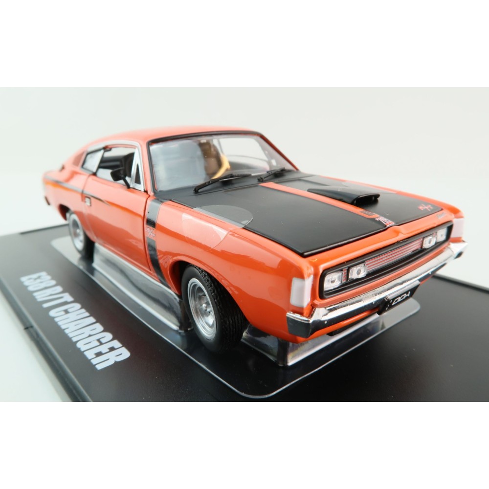 DDA Collectibles DDA32818 - Chrysler VH Valiant E38 R/T Charger Orange - Scale 1:32