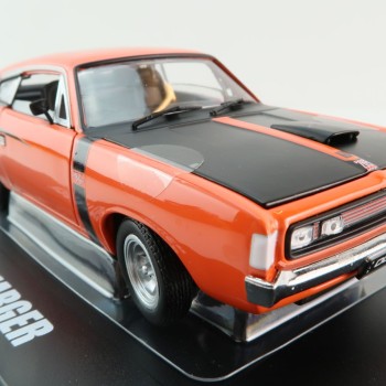 DDA Collectibles DDA32818 - Chrysler VH Valiant E38 R/T Charger Orange - Scale 1:32