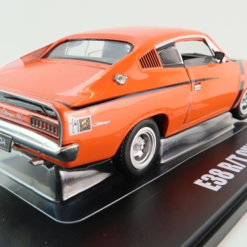 DDA Collectibles DDA32818 - Chrysler VH Valiant E38 R/T Charger Orange - Scale 1:32