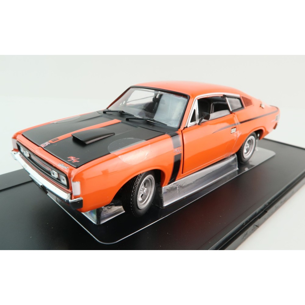 DDA Collectibles DDA32818 - Chrysler VH Valiant E38 R/T Charger Orange - Scale 1:32