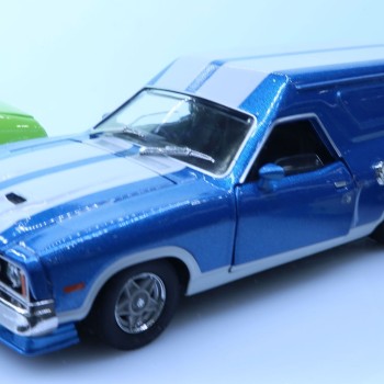 DDA Collectibles DDA32851-1 - Ford Falcon XC Panel Van Dark Blue White Stripe - Scale 1:32