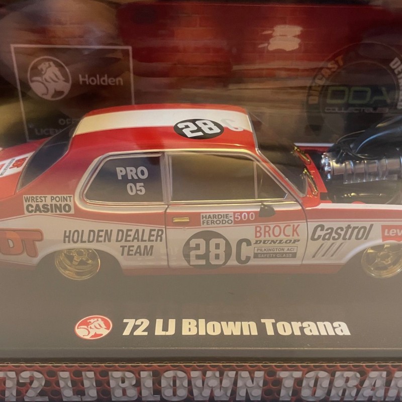 DDA Collectibles DDA608C - 1972 Holden LJ Torana Brock Drag Car No 28C Chase Car - Scale 1:24