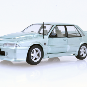DDA Collectibles DDA701 Holden 1988 HSV VL Commodore SS Group A SV Walkinshaw Panorama Silver Scale 1:24