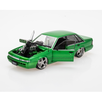 DDA Collectibles DDA703 Holden VL Calais Supercharged  Osiris Green Scale 1:24