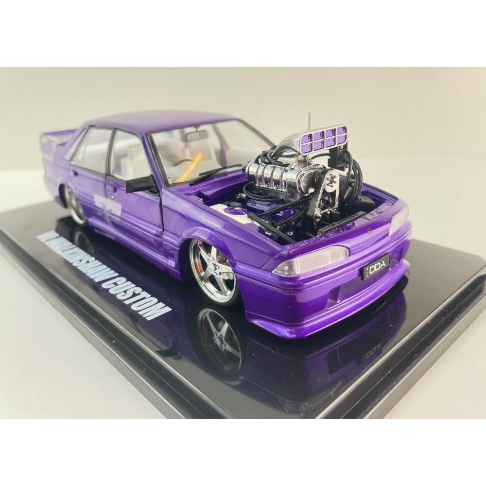 DDA Collectibles DDA705 Holden HSV VL SS Custom Supercharged Walkinshaw Purple Scale 1:24