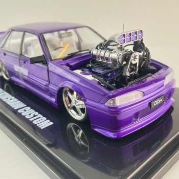 DDA Collectibles DDA705 Holden HSV VL SS Custom Supercharged Walkinshaw Purple Scale 1:24