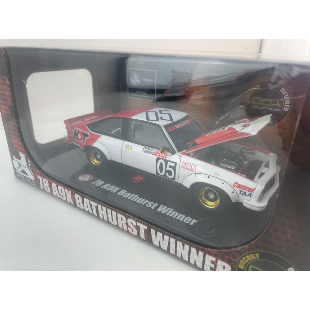 DDA Collectibles DDA801-C - 1978 A9X Holden Torana 308 Bathurst Winner Peter Brock Chase Car - Scale 1:24