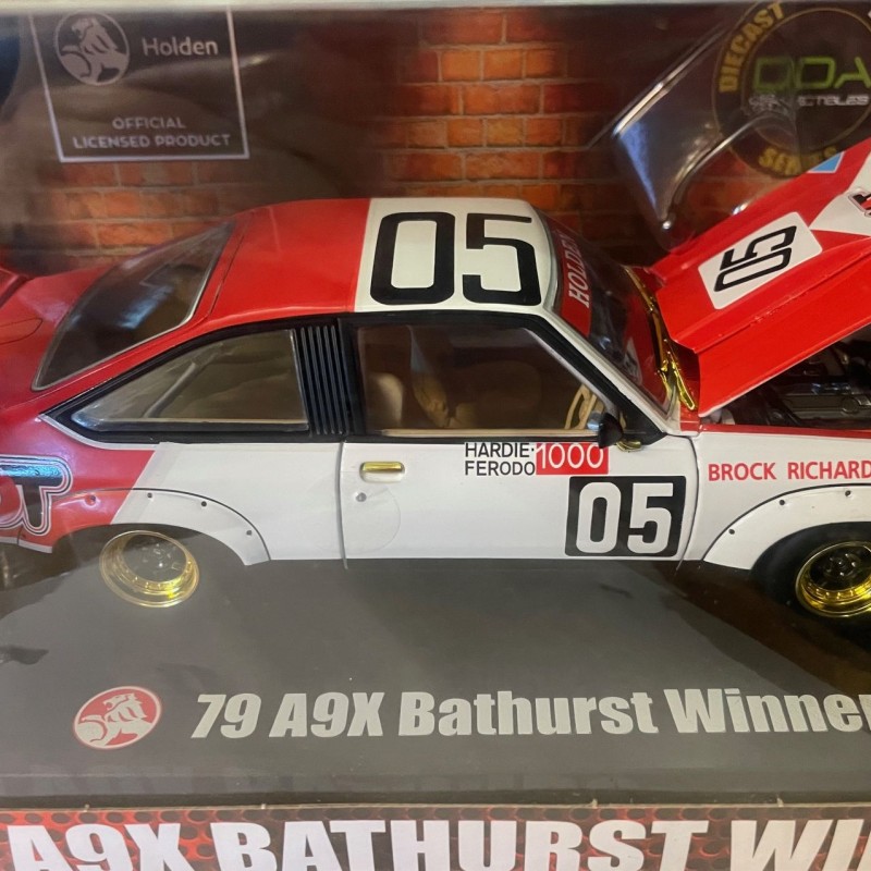 DDA Collectibles DDA803C - Holden HDT LX A9X Torana Brock 1979 Bathurst Winner Chase Edition - Scale 1:24