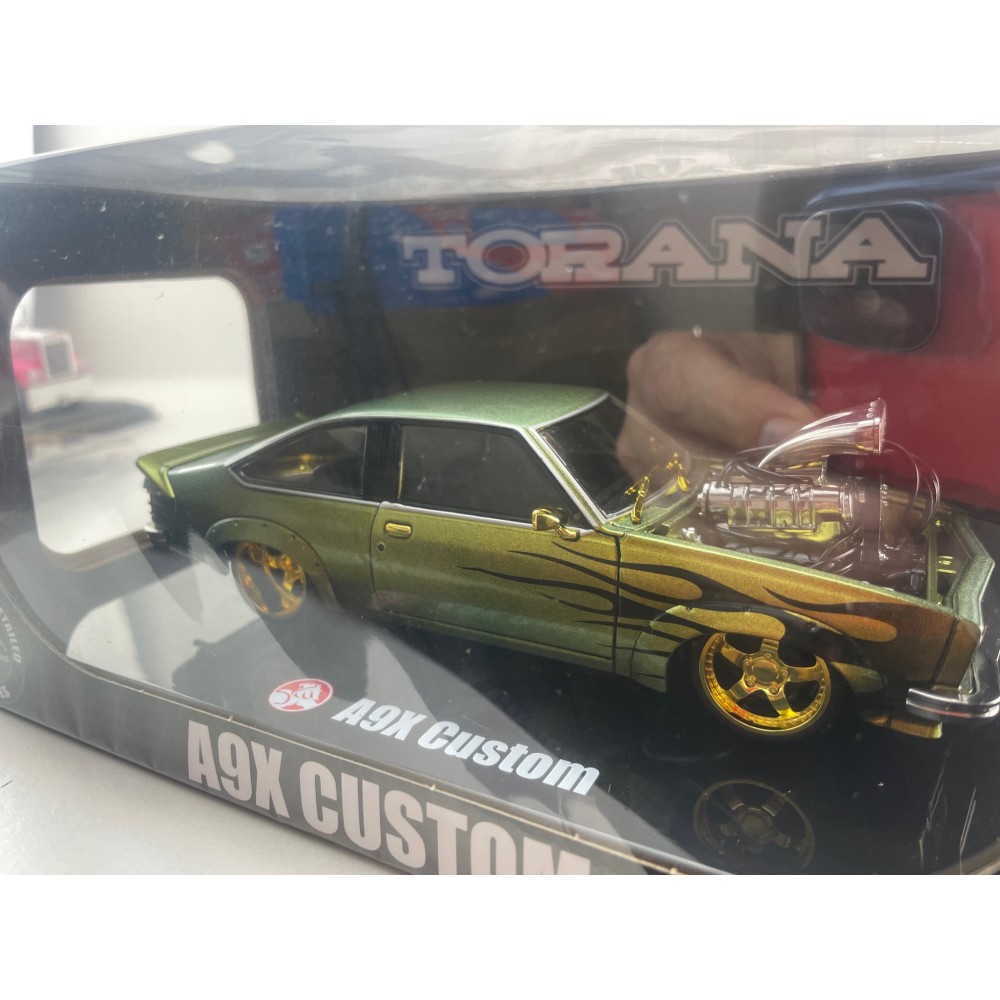 DDA Collectibles DDA806-C - Holden A9X Torana Supercharged Colour Shift with Flames - Chase Car - Scale 1:24