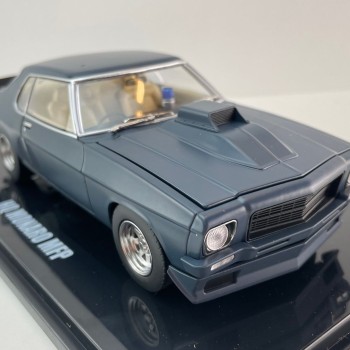 DDA Collectibles DDA914 - Holden HQ Monaro MFP Pursuit Special Mad Max Movie - Scale 1:24