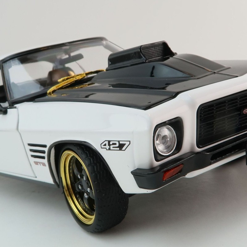 DDA GreenLight DDA211 1973 Holden HQ Monaro GTS 427 White TUFF HQ Golden Chase Edition Scale 1:24