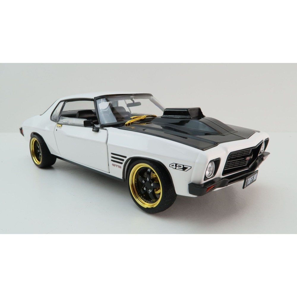 DDA GreenLight DDA211 1973 Holden HQ Monaro GTS 427 White TUFF HQ Golden Chase Edition Scale 1:24