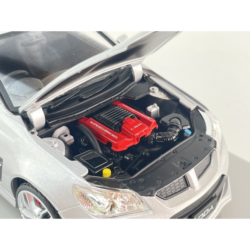DDA Collectibles DDA030 - Holden Commodore VF Maloo R8 Ute - Scale 1:24 