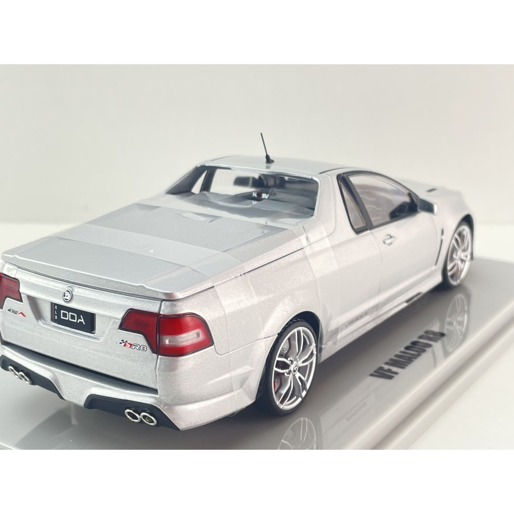 DDA Collectibles DDA030 - Holden Commodore VF Maloo R8 Ute - Scale 1:24 