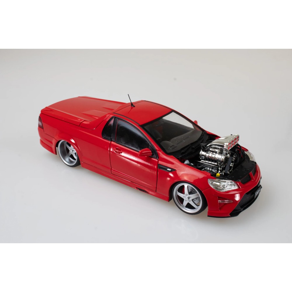DDA Collectibles DDA031 - Holden Commodore VF Maloo GTSR Supercharged Ute - Scale 1:24