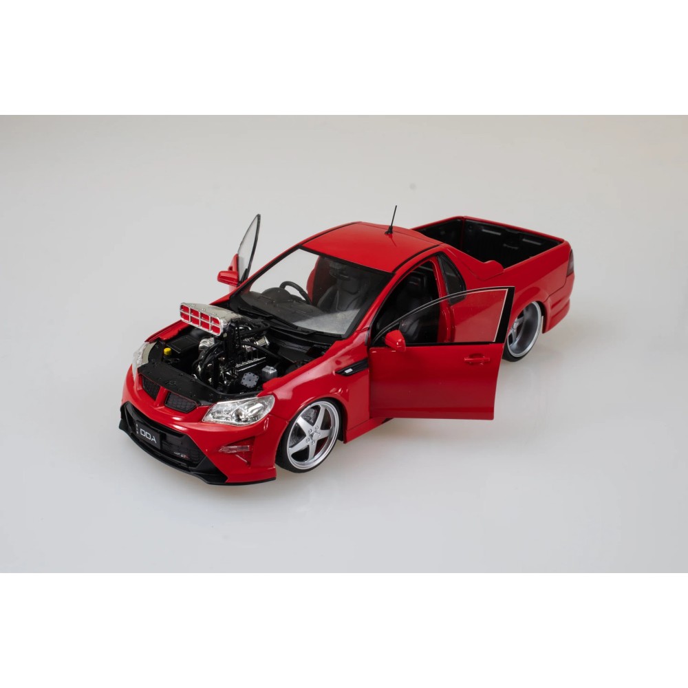 DDA Collectibles DDA031 - Holden Commodore VF Maloo GTSR Supercharged Ute - Scale 1:24
