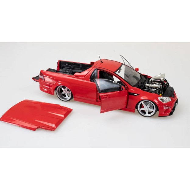 DDA Collectibles DDA031 - Holden Commodore VF Maloo GTSR Supercharged Ute - Scale 1:24