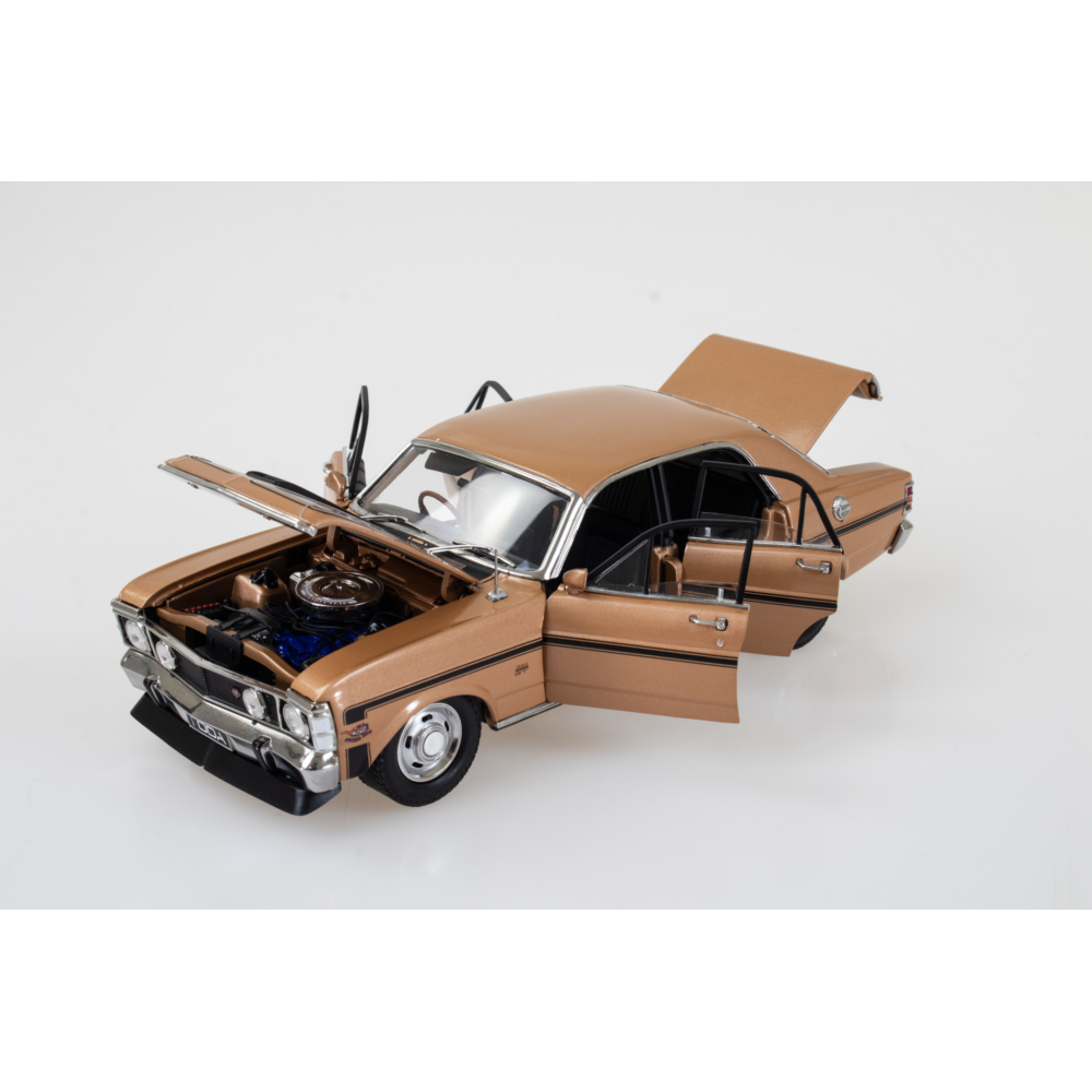 DDA Collectibles DDA2497 - Ford Falcon XW GTHO Electric Gold - Scale 1:24