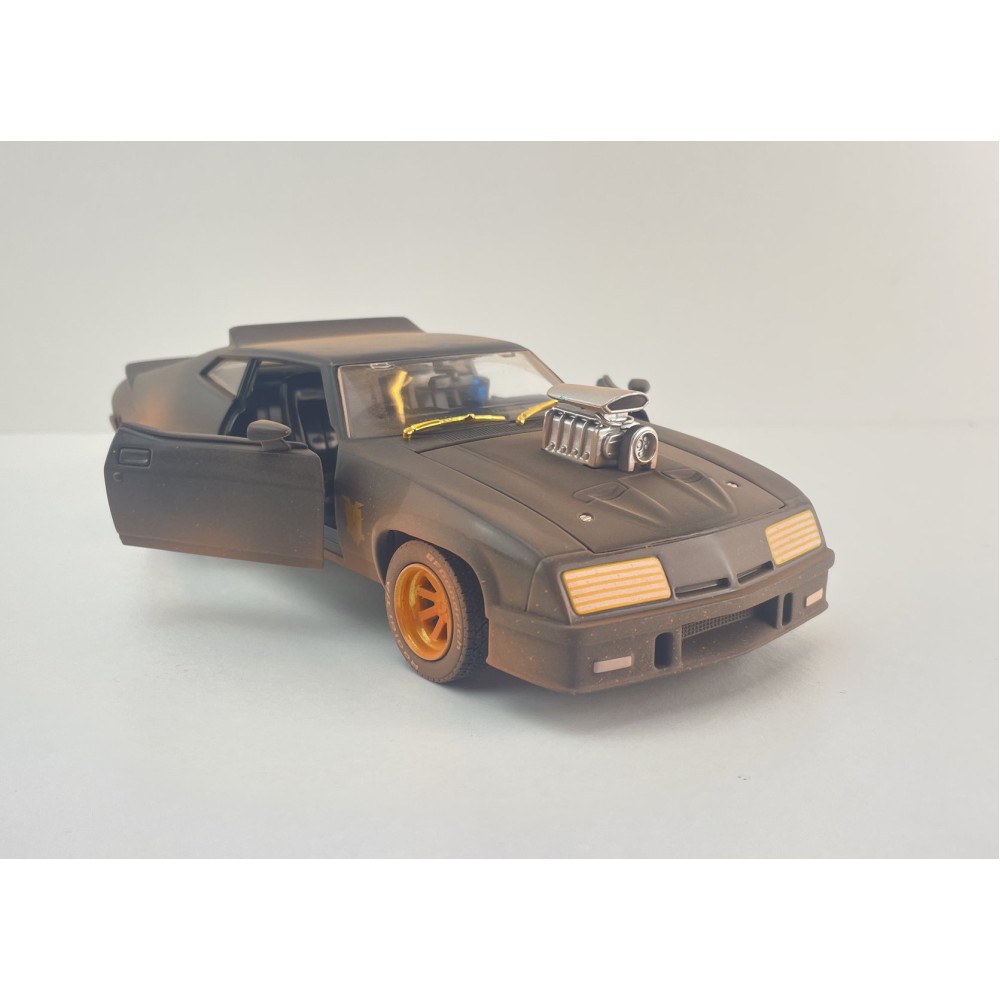 DDA Collectibles DDAS-917-C - Ford XB Falcon MFP Mad Max Last of V8 Interceptor Movie Muddy Sfragismeno Chase Car Rare - Scale 1:24