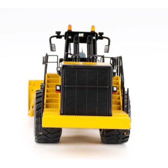 Diecast Masters 85231C Caterpillar CAT 854G Articulated Wheel Dozer Scale 1:50