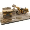 Diecast Masters 85762 - Cat 797 Truck + CAT 994K Loader & Diorama Weathered Series - Scale 1:50
