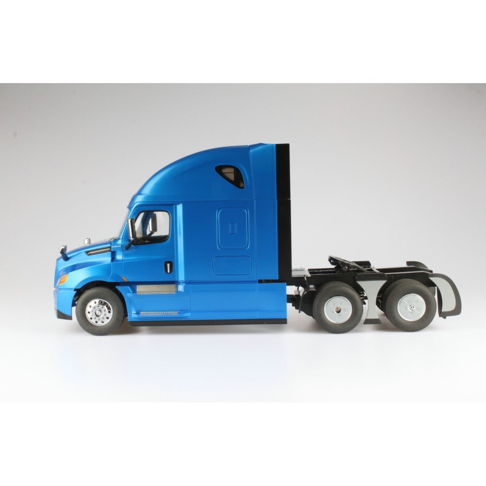 Diecast Masters 27006 RC Remote Controlled RC Freightliner Cascadia Truck - Scale 1:16