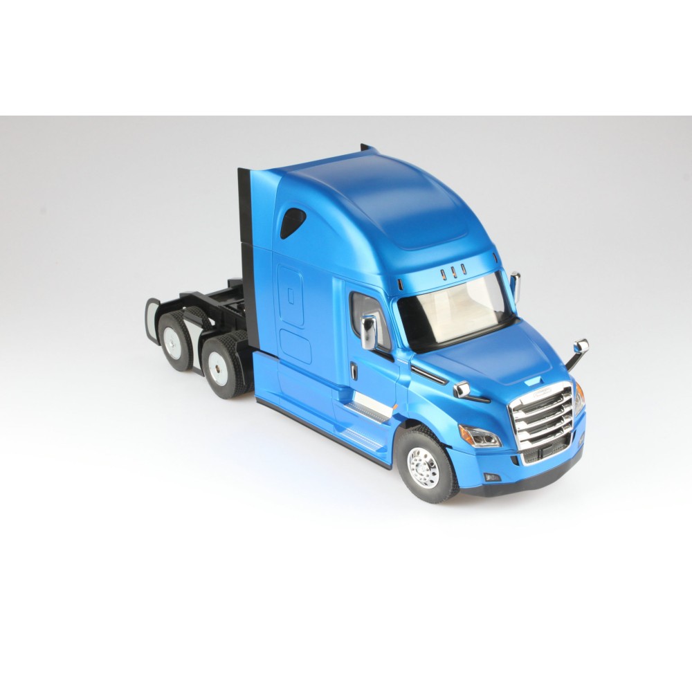 Diecast Masters 27006 RC Remote Controlled RC Freightliner Cascadia Truck - Scale 1:16