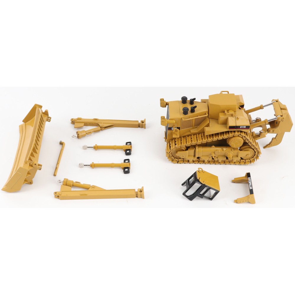 Diecast Masters 85741 - Caterpillar CAT D11R Bull Dozer Trailer Load Components - Scale 1:50