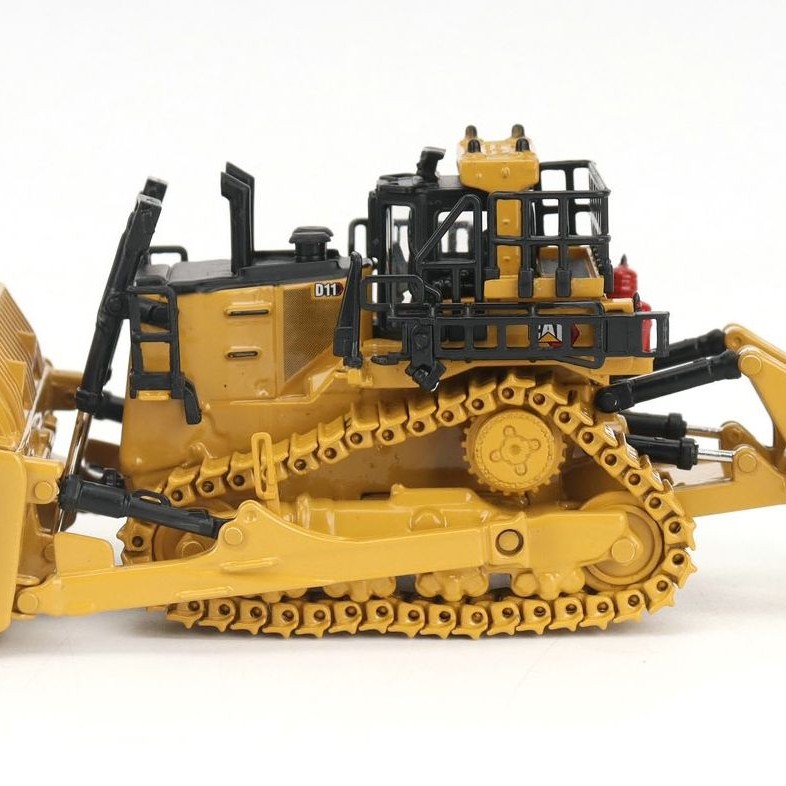 Diecast Masters 85777 - CAT D11 Track-Type Tractor Dozer TKN Design Metal Tracks New 2025 - Scale 1:87