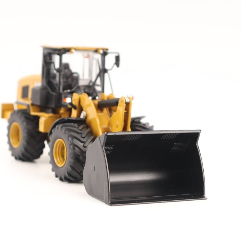 Diecast Masters 85779 -  Caterpillar Cat 930 Compact Wheel Loader Highline Series - Scale 1:50