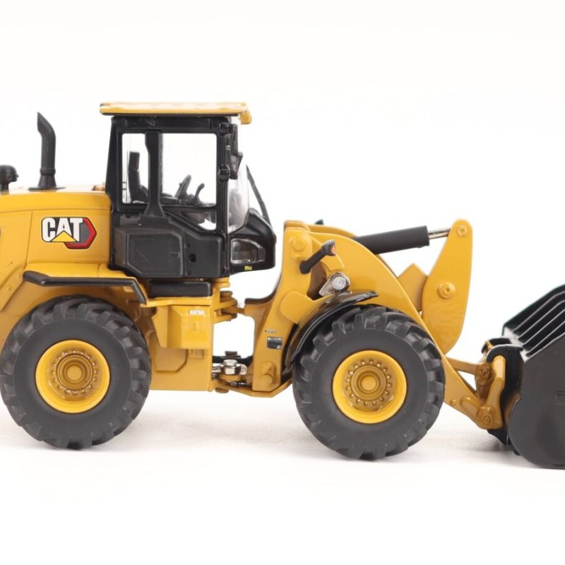 Diecast Masters 85779 -  Caterpillar Cat 930 Compact Wheel Loader Highline Series - Scale 1:50