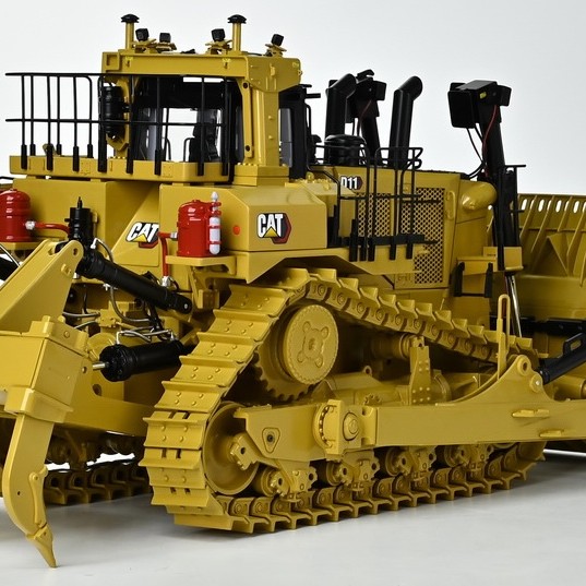 Diecast Masters 85781 - CAT D11 Track-Type Tractor Dozer Hex Design New Dec 2025 - Scale 1:18